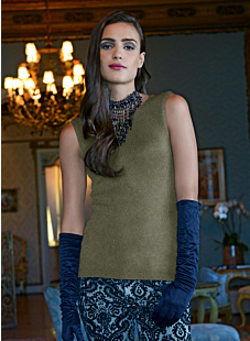 Cat. 13/14 - nr. 737 Mouwloze pull