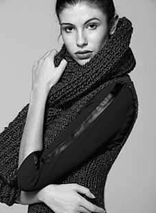 Cat. 15/16 - n° 108 Mouweloze tuniek
