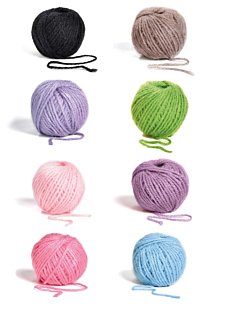 Set van 8 bollen, bijeenpassende kleuren.